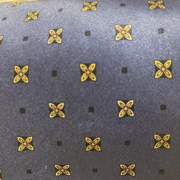 Jos. A. Bank Blue Geometric Mens Tie With White Flowers 100% Silk Made In Italy - Picture 2 of 5